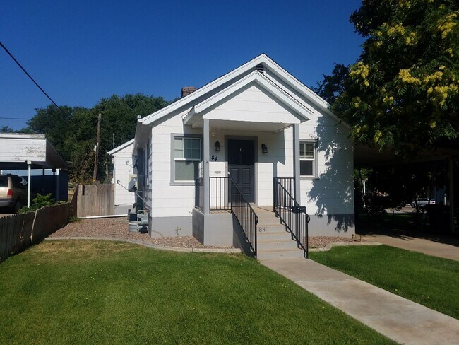 Foto del edificio - Charming Main level apartment