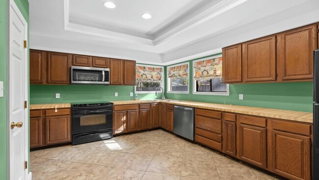 Building Photo - 904 Dogwood Ct