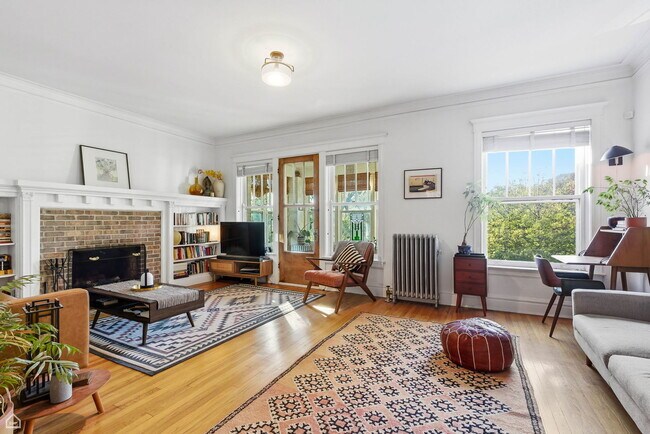 Foto del edificio - 5321 S Woodlawn Ave