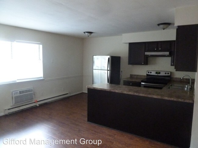 Building Photo - 320 Ashlawn Dr
