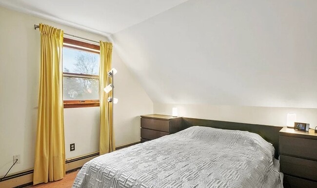 Building Photo - 1 Sierra St