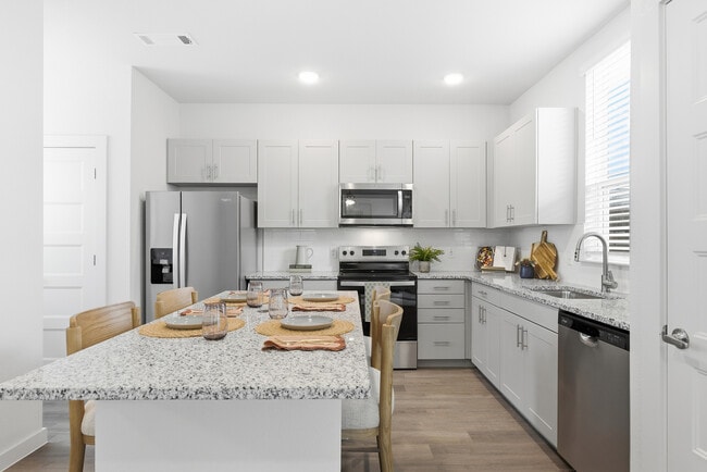 Building Photo - YardHomes Spring West