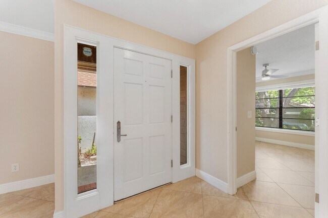 Foto del edificio - Stunning 3 BR/2 BA/2 Garage Single Family Home in  highly sought-after Sweetwater Oaks!