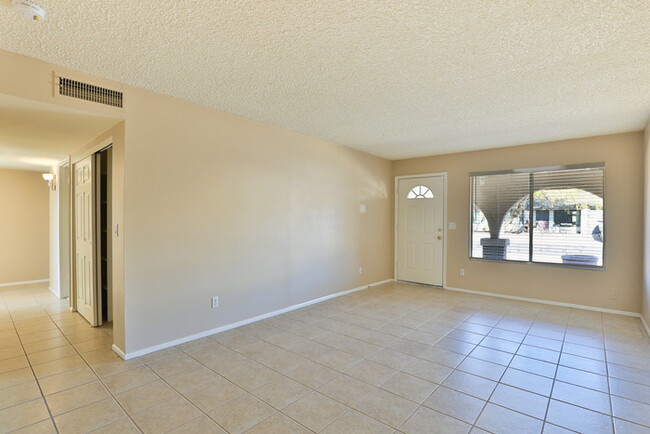 Building Photo - 1127 W Jacinto Circle, Mesa, Az.