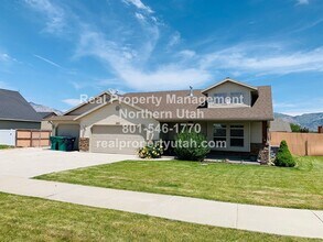 Building Photo - 922 S 1300 W