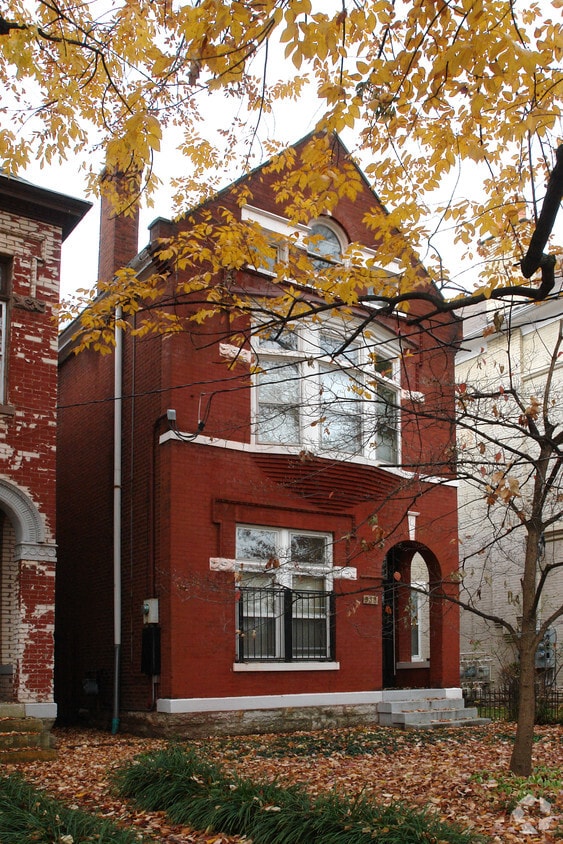 Building Photo - 930 S 6th St