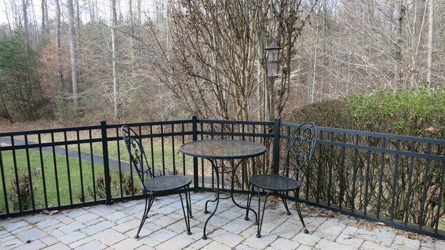 Photo - 2604 Ravenscroft Way