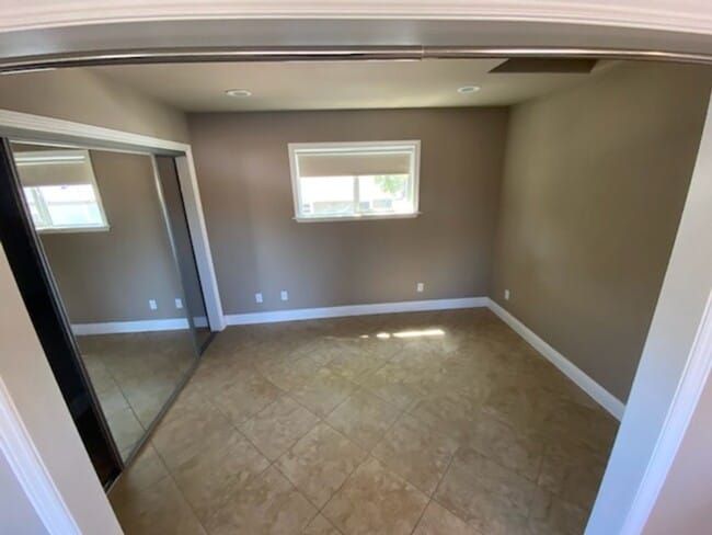 Building Photo - 1339 Higuera St