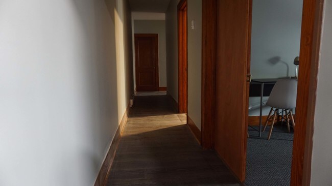 Hallway - 1314 16th Ave