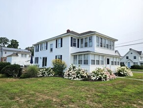 Building Photo - 422 Maple Ave