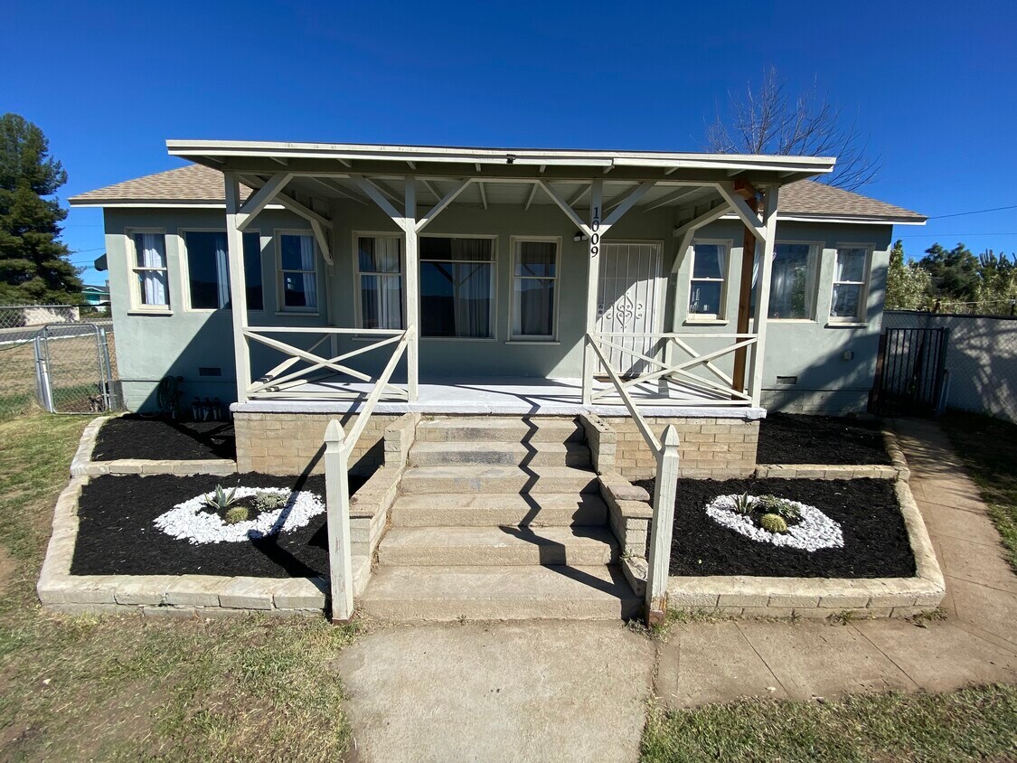 Foto principal - 1009 W Heald Ave