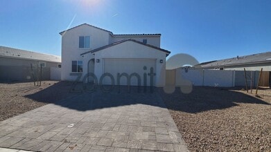 Building Photo - 2027 E Wetleaf Pl