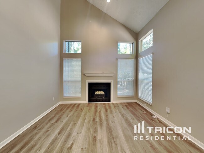 Building Photo - 102 Yocum Dr