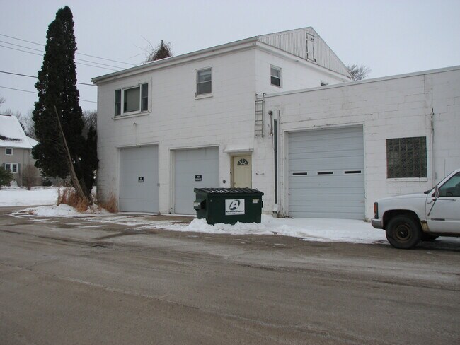 Outside - 15 1st Ave SE