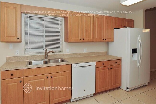 Building Photo - 317 Sand Ridge Dr