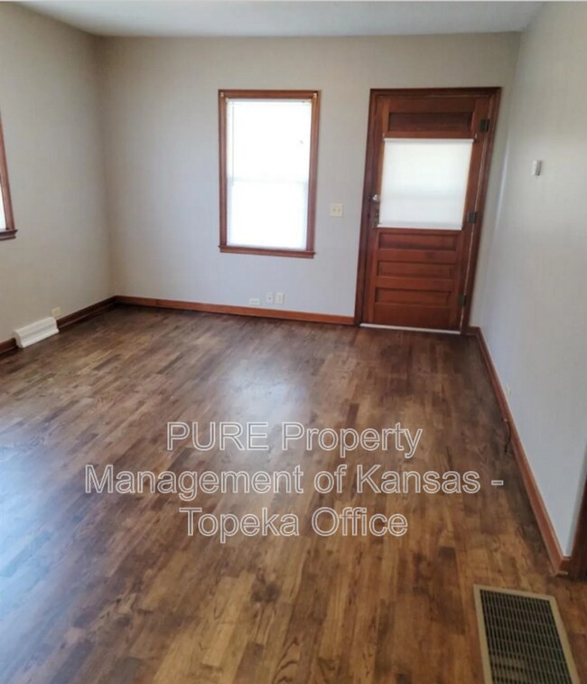 Foto del edificio - 321 W RR Ave