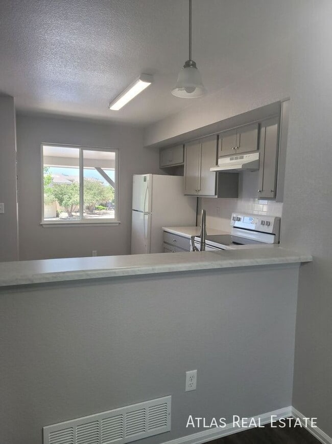 Building Photo - 5445 Fiesta Ln