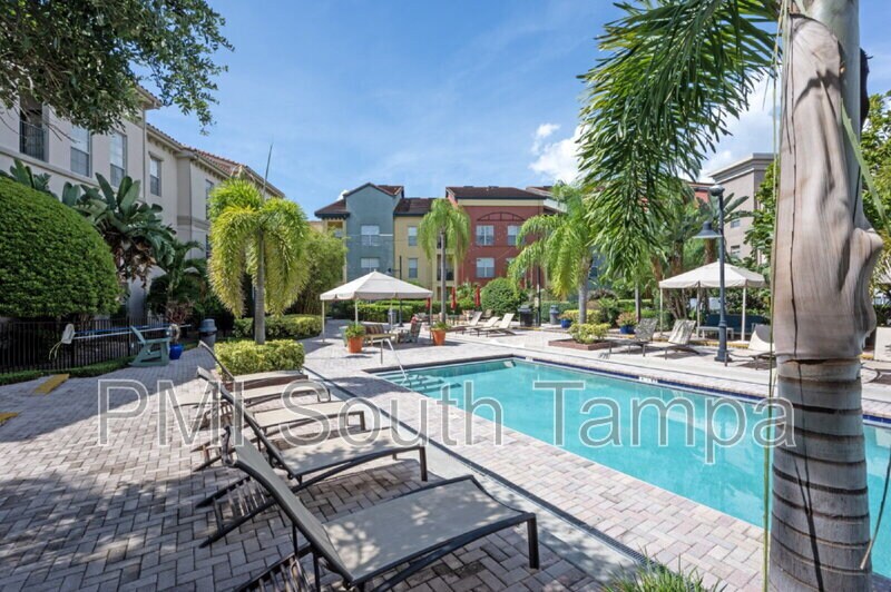 Foto principal - 2421 W Horatio St