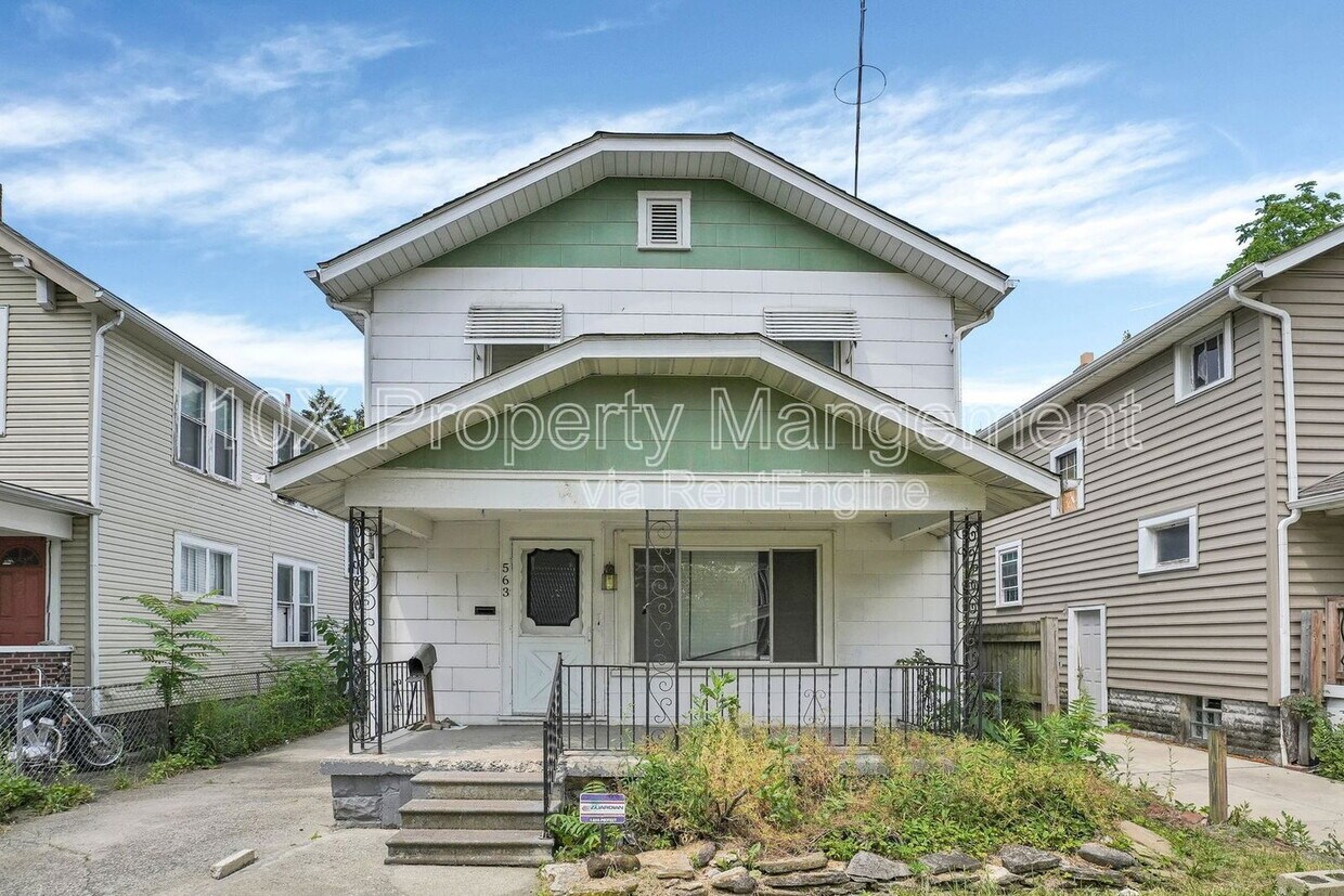 Foto principal - 563 S Burgess Ave