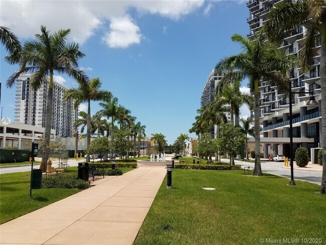Building Photo - 5300 Paseo Blvd