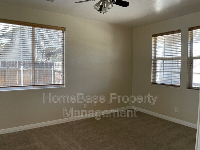 Foto del edificio - 533 W Nugget Trail