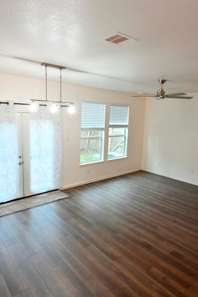 Building Photo - 13070 Lawsons Creek Ln