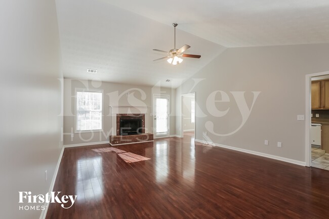 Building Photo - 715 Sandstone Trail