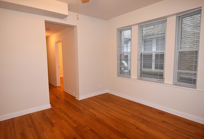 Foto del edificio - 3117 N Sheffield Ave
