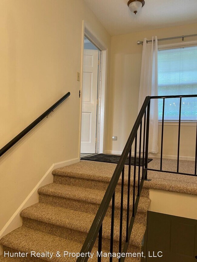 Building Photo - 3 br, 2 bath House - 2651 Reynolda Rd Unit A8