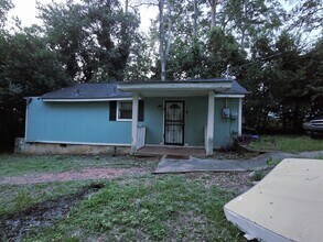 Building Photo - 932 Summit Ave
