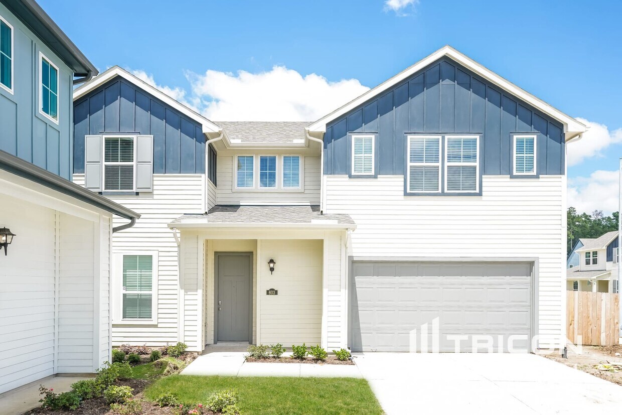 Foto principal - 9835 Willow Creek Commerce Dr
