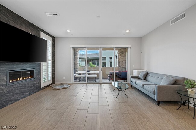 Foto del edificio - 11280 Granite Ridge Dr