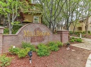 Building Photo - 542 Mill River Ln