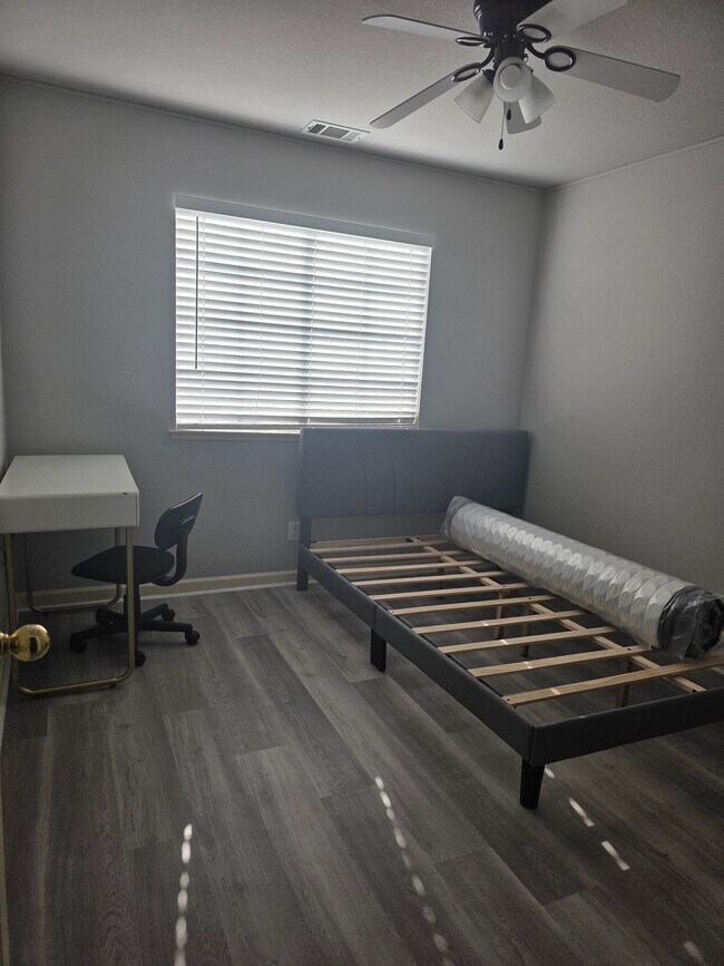 Foto del edificio - 6225 Thicket Ct