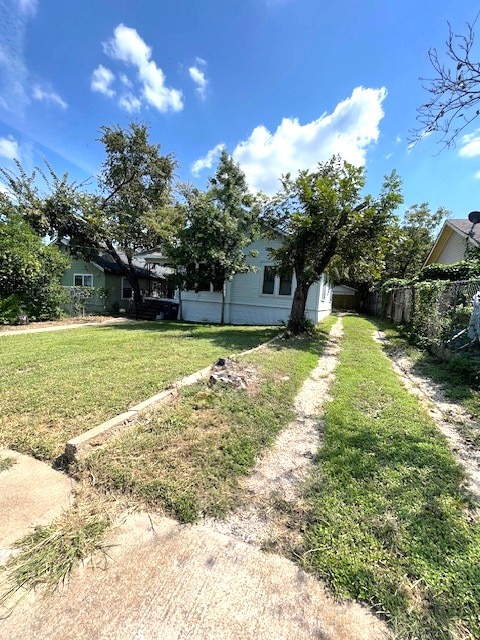 Building Photo - 1532 McKenzie Ave
