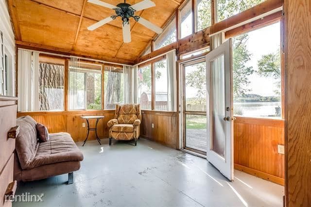 Building Photo - 1 br, 1 bath House - 2431 E Lake Dr