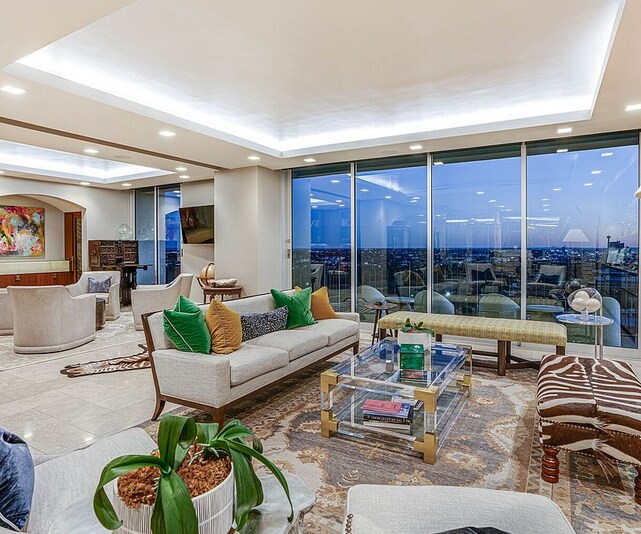 Foto principal - 700 Hildebrand-477.5