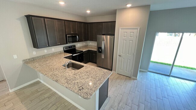 Foto del edificio - Stunning 3-Bed, 2-Bath Home in Palm Bay!