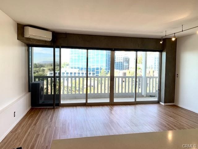 Foto del edificio - 999 N Doheny Dr