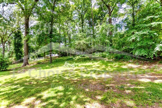 Building Photo - 526 Zinnia Lane, Center Point