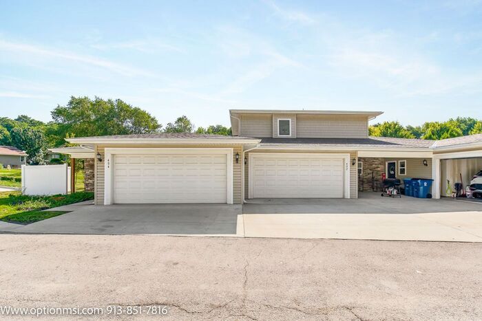 Primary Photo - Almost new in Liberty: Ranch floorplan in ...