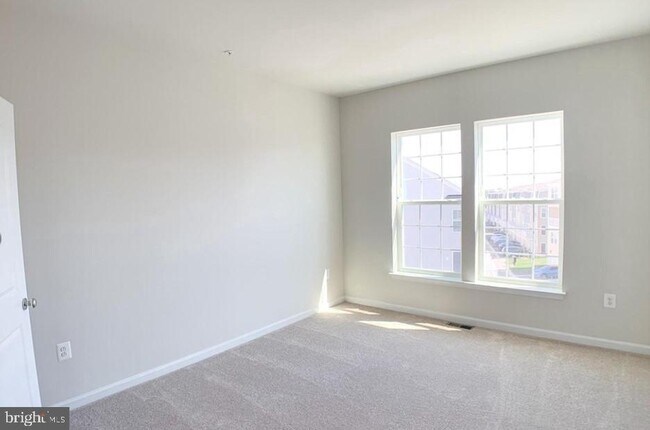 Foto del edificio - 12854 Cloverleaf Center Drive