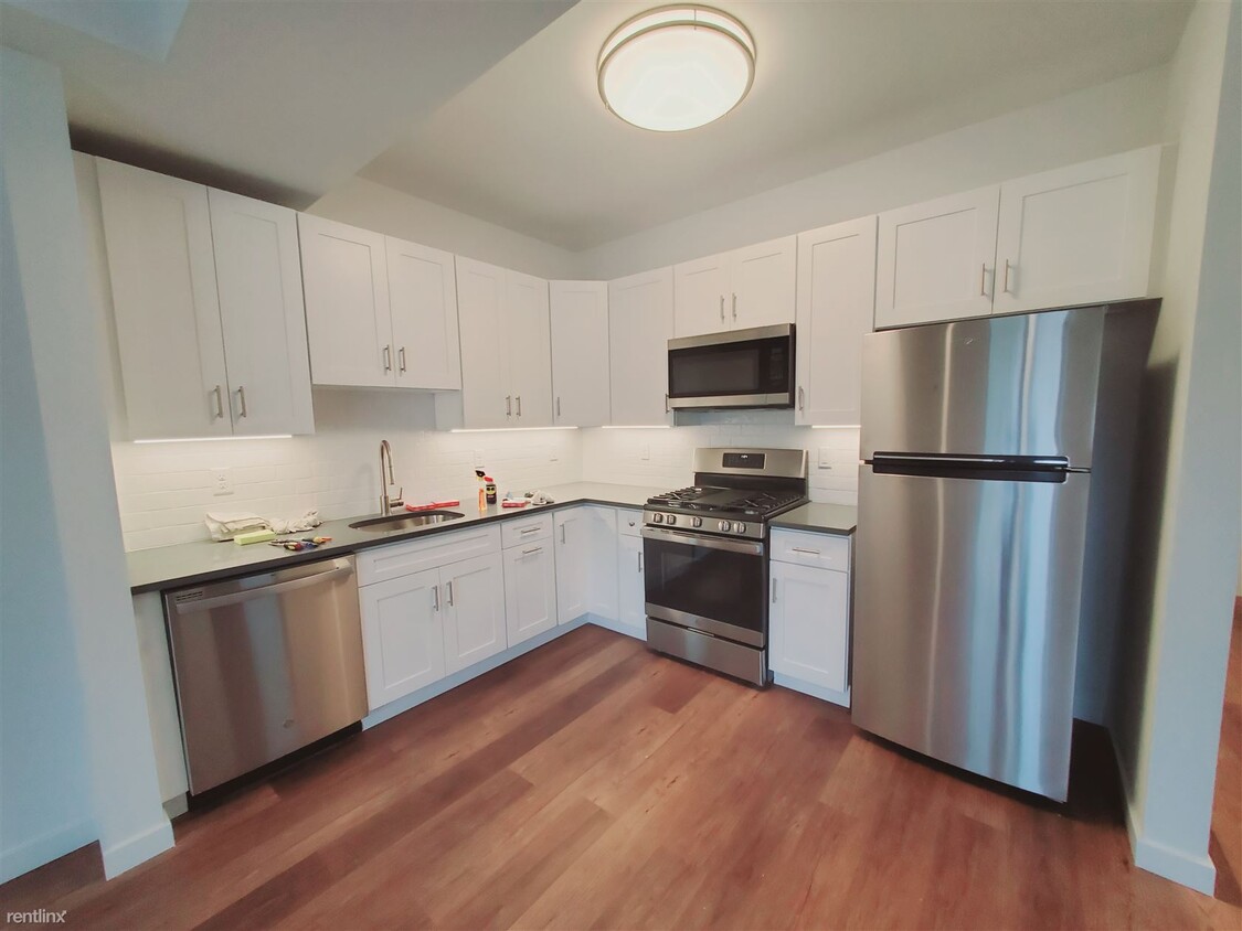 Primary Photo - 1 br, 1 bath Condo - 912 Hope St Unit 2