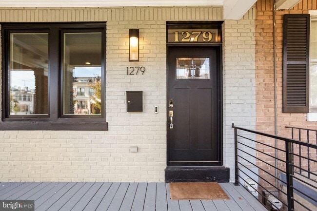 Building Photo - 1279 Oates St NE