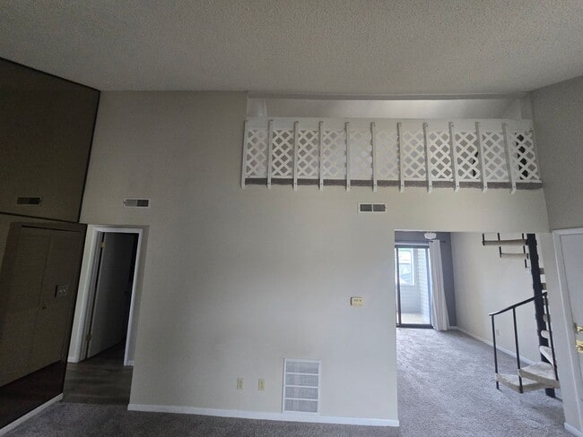 Building Photo - Gorgeous 2 Bedroom