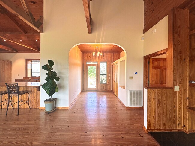 Building Photo - 599 Krause Rd