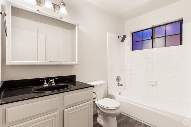 2 habitaciones, 1 baño - 1003 pies cuadrados - Ashland Garden Apartments