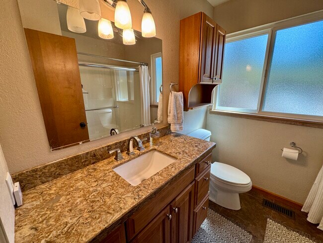 Foto del edificio - 19380 Pleasantview Dr