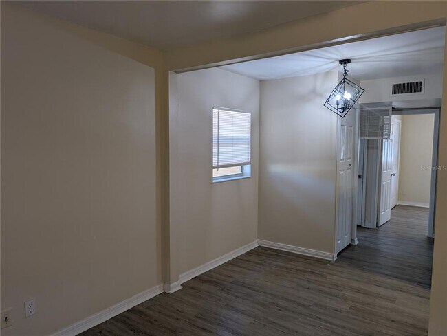Foto del edificio - 8944 Temple Terrace Hwy