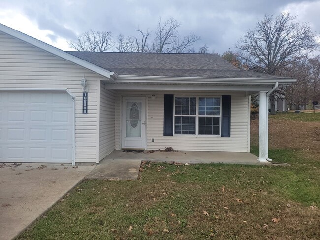 Building Photo - 16880 Huntington Ln
